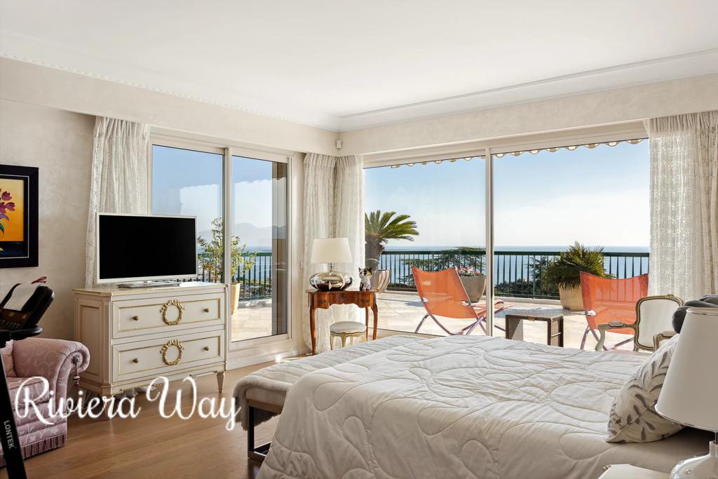 5 room penthouse in Cannes, photo #2, listing #101622696