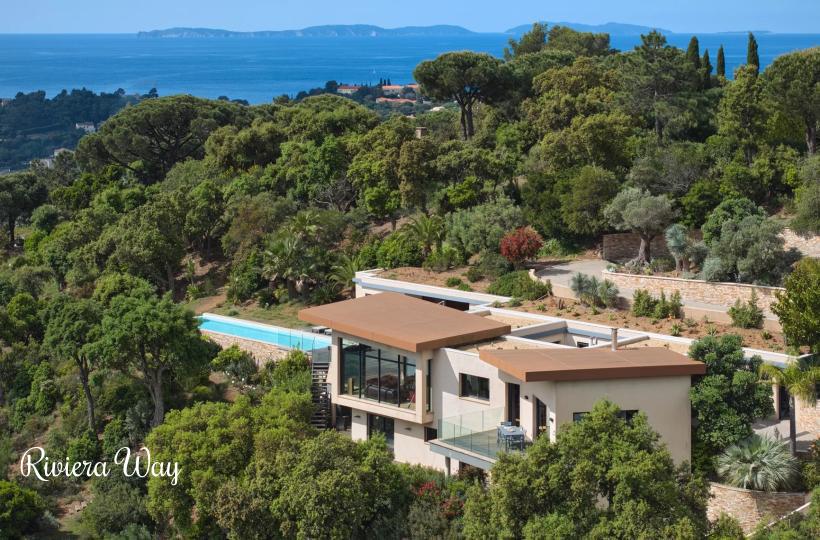 Villa in La Croix-Valmer, 340 m², photo #1, listing #104698524