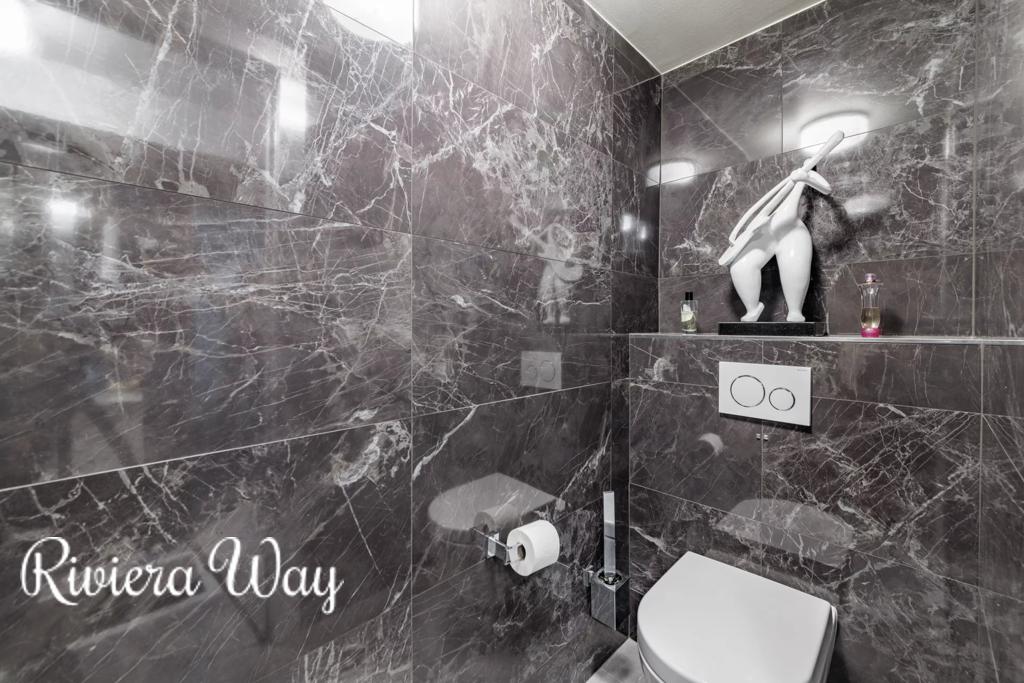 8 room villa in Cannes, photo #7, listing #92995014