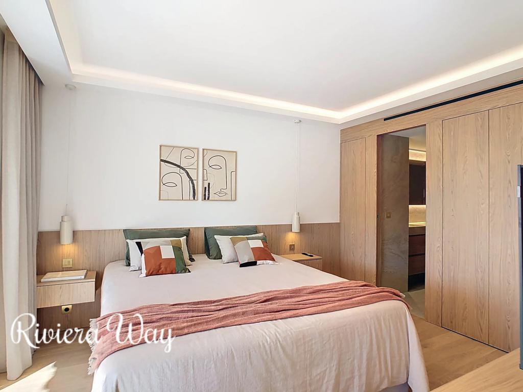 4 room apartment in Cannes, photo #1, listing #104780382