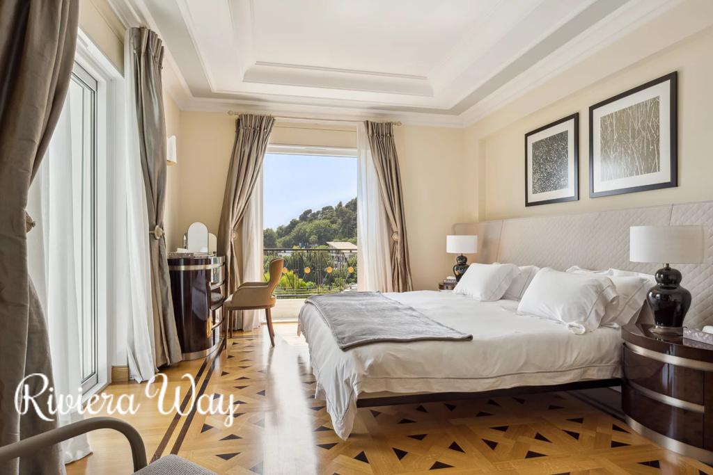 6 room villa in Villefranche-sur-Mer, photo #10, listing #78805944