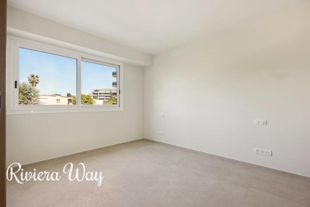 3 room apartment in Cannes, photo #6, listing #103260822