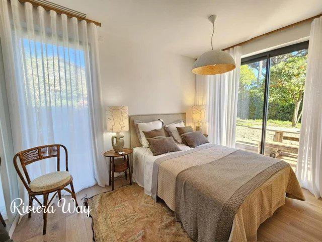 4 room villa in Cap d'Antibes, photo #6, listing #99443022