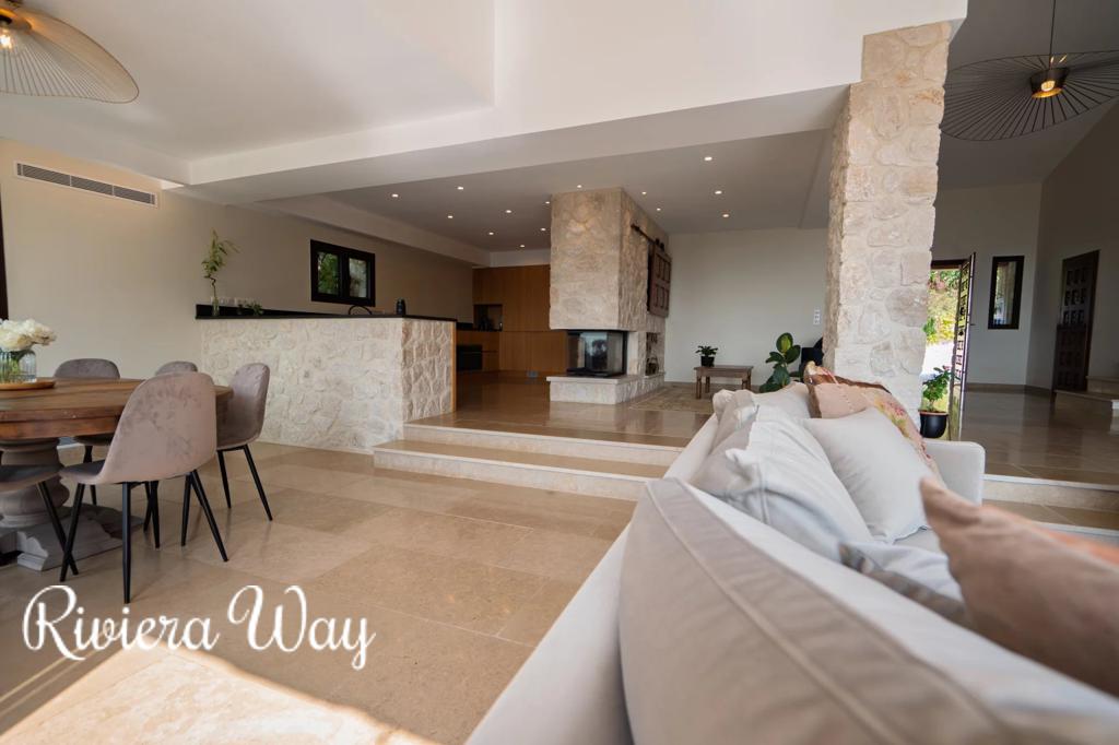 Villa in Saint-Paul-de-Vence, photo #7, listing #94964520