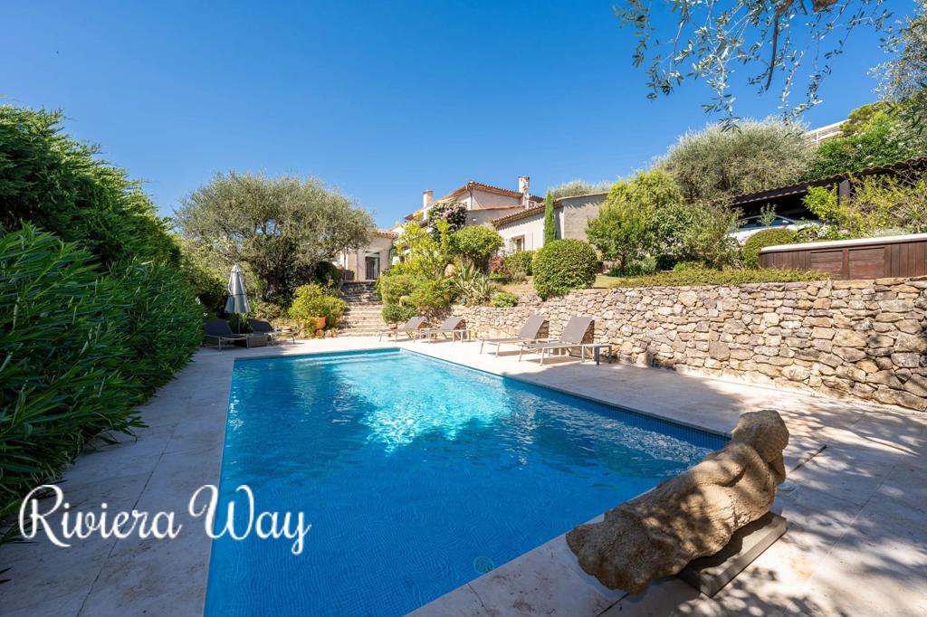 5 room villa in Le Cannet, photo #2, listing #104244588