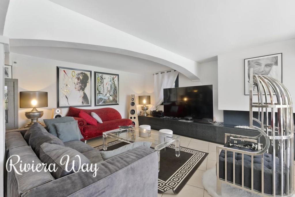 Villa in Grasse, photo #1, listing #103378506