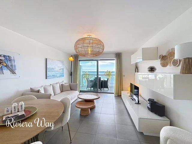 2 room apartment in Antibes, photo #7, listing #105717276
