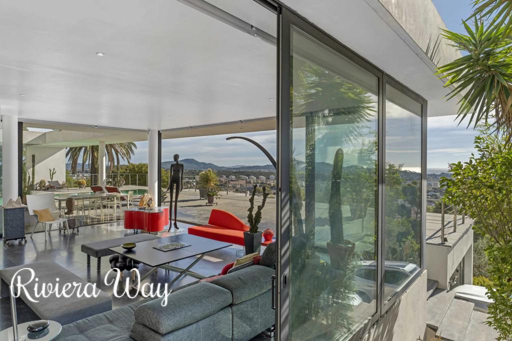 7 room villa in Toulon, photo #3, listing #104621454