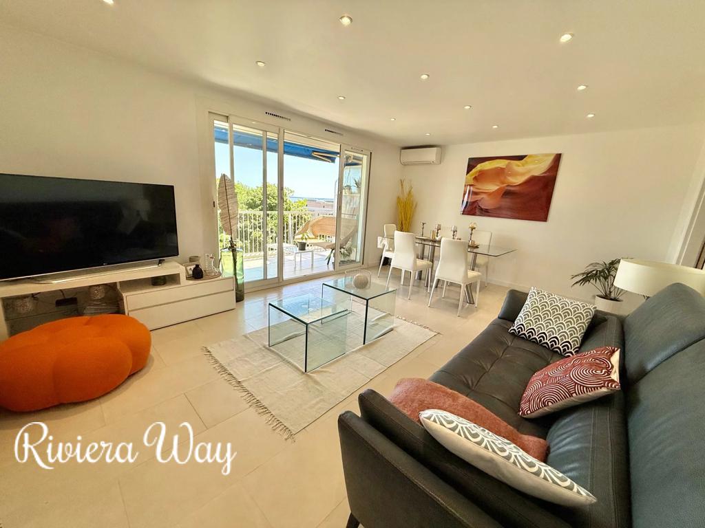 4 room apartment in Antibes, photo #7, listing #103061112