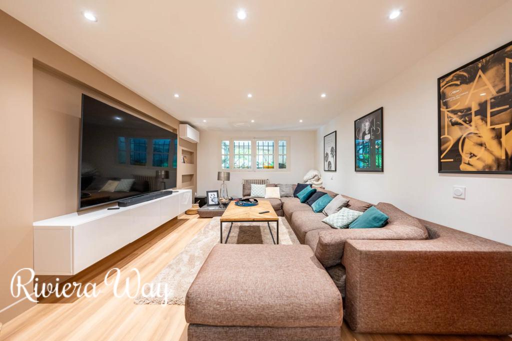7 room villa in Le Cannet, photo #3, listing #106534428