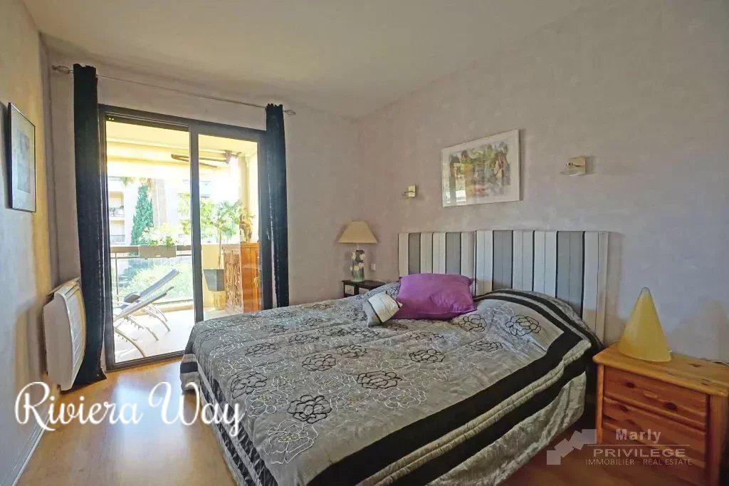 4 room apartment in Cannes, photo #9, listing #93485154