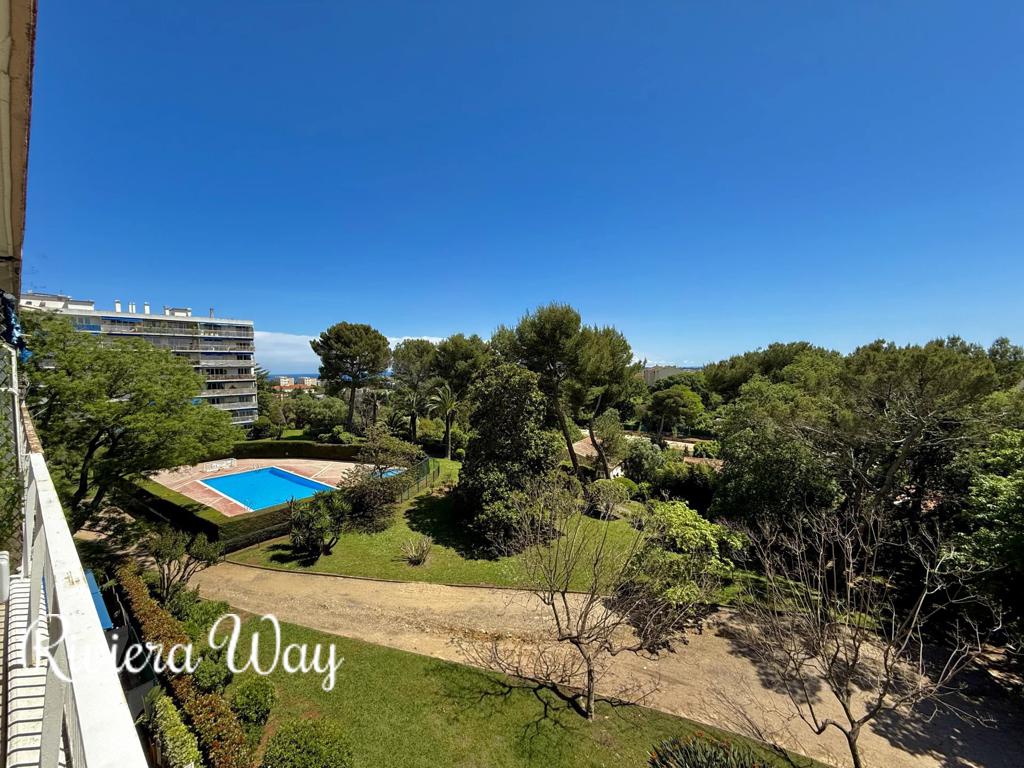 4 room apartment in Antibes, photo #1, listing #103061112