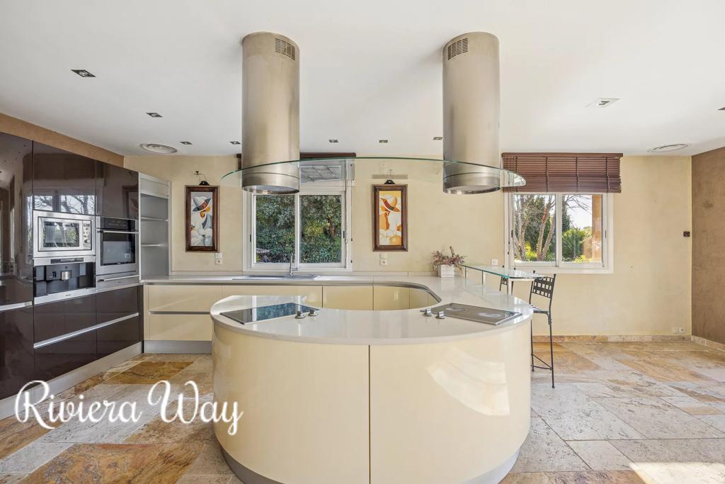 7 room villa in Roquefort-les-Pins, photo #10, listing #105187782