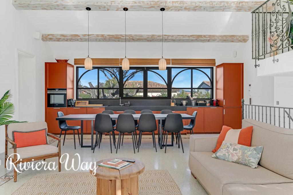 8 room villa in Saint-Tropez, photo #4, listing #105622146