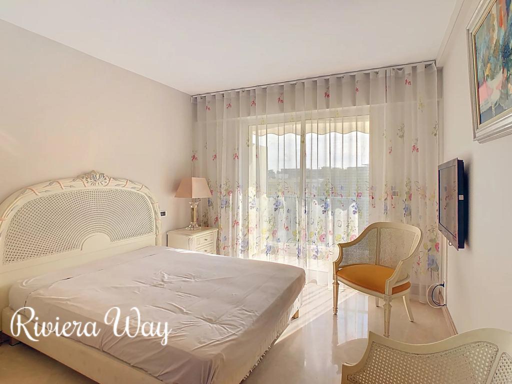 3 room apartment in Boulevard de la Croisette, photo #10, listing #106127490