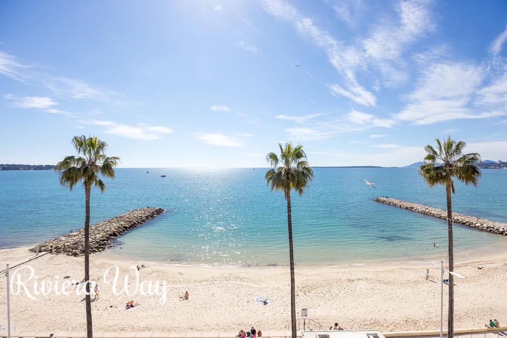 3 room apartment in Antibes, photo #9, listing #105680316