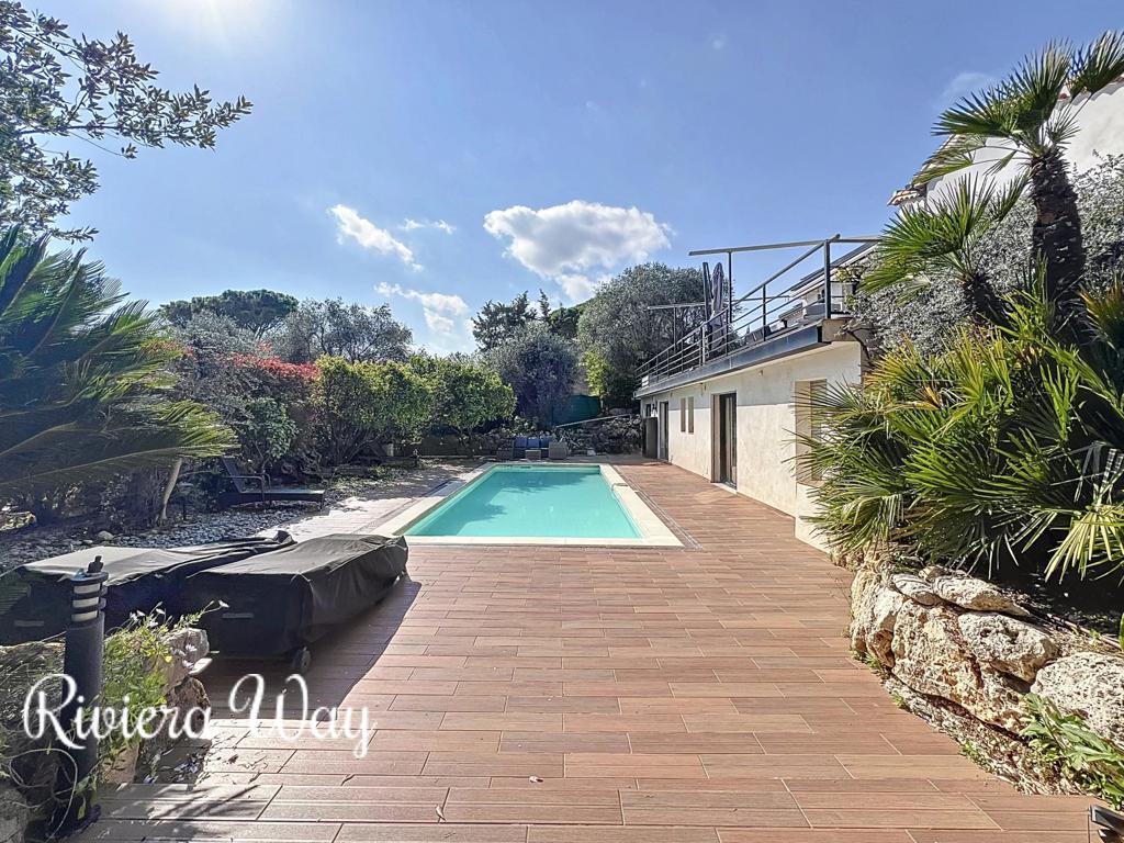 5 room villa in Mougins, photo #4, listing #102944142