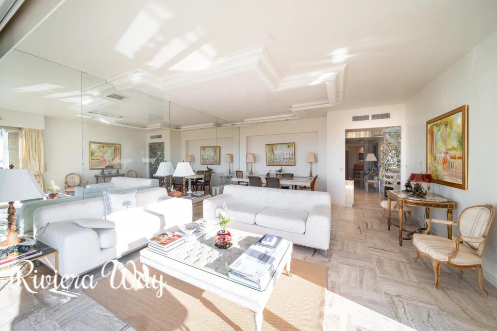 4 room apartment in Cannes, photo #9, listing #105139692