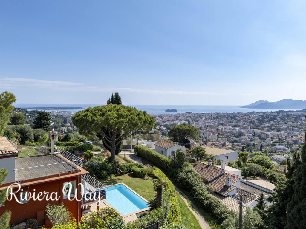 6 room villa in Cannes, photo #1, listing #102921420