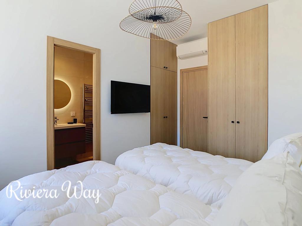 4 room apartment in Cannes, photo #5, listing #106594782