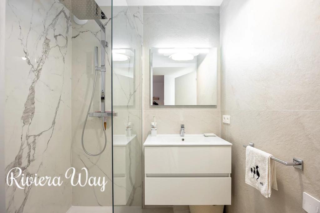 4 room apartment in Antibes, photo #5, listing #104965980