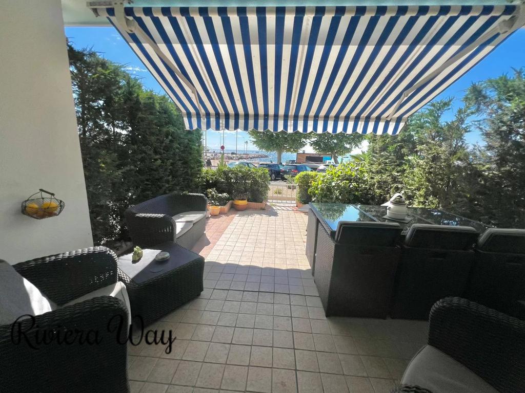 2 room apartment in Golf Juan, photo #9, listing #102992820