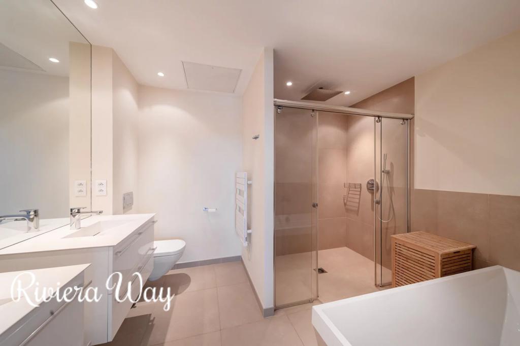 5 room villa in Mougins, photo #10, listing #105998088