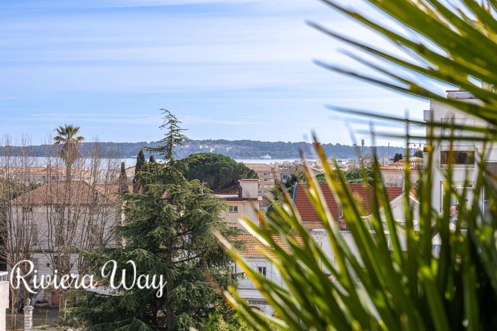 3 room apartment in Cannes, photo #7, listing #93474024