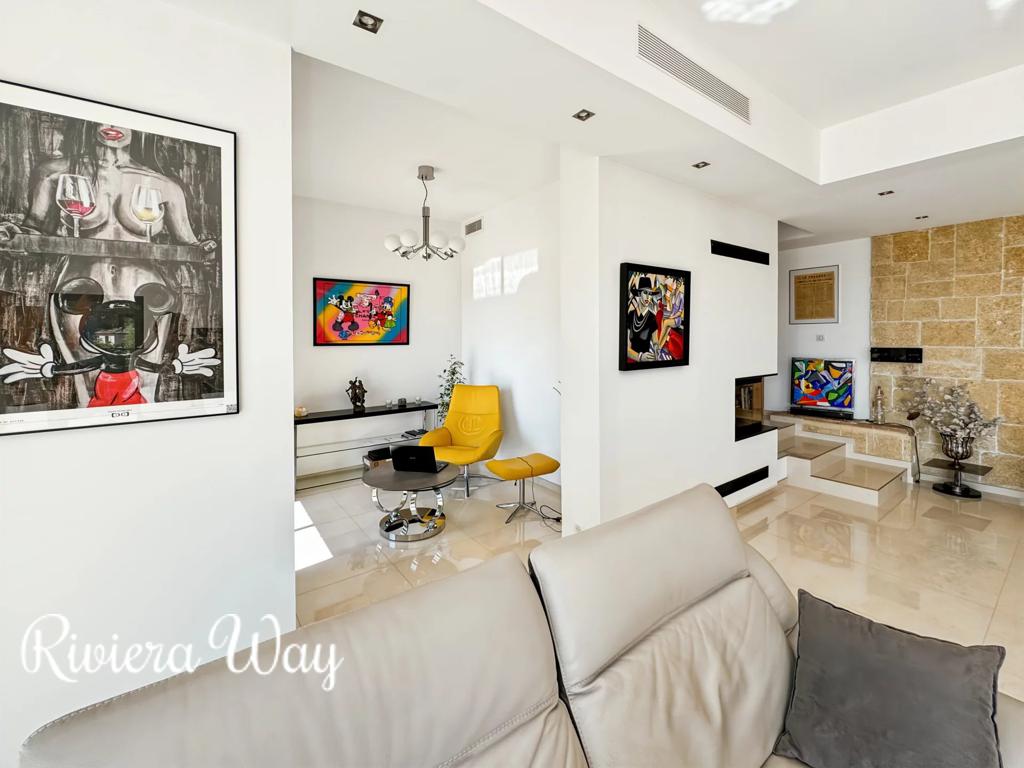 6 room villa in Mandelieu-la-Napoule, photo #2, listing #102958002