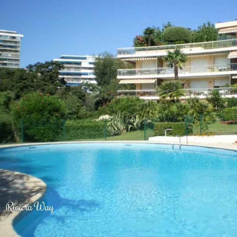 Apartment in Cannes, 74 m², photo #1, listing #80773392