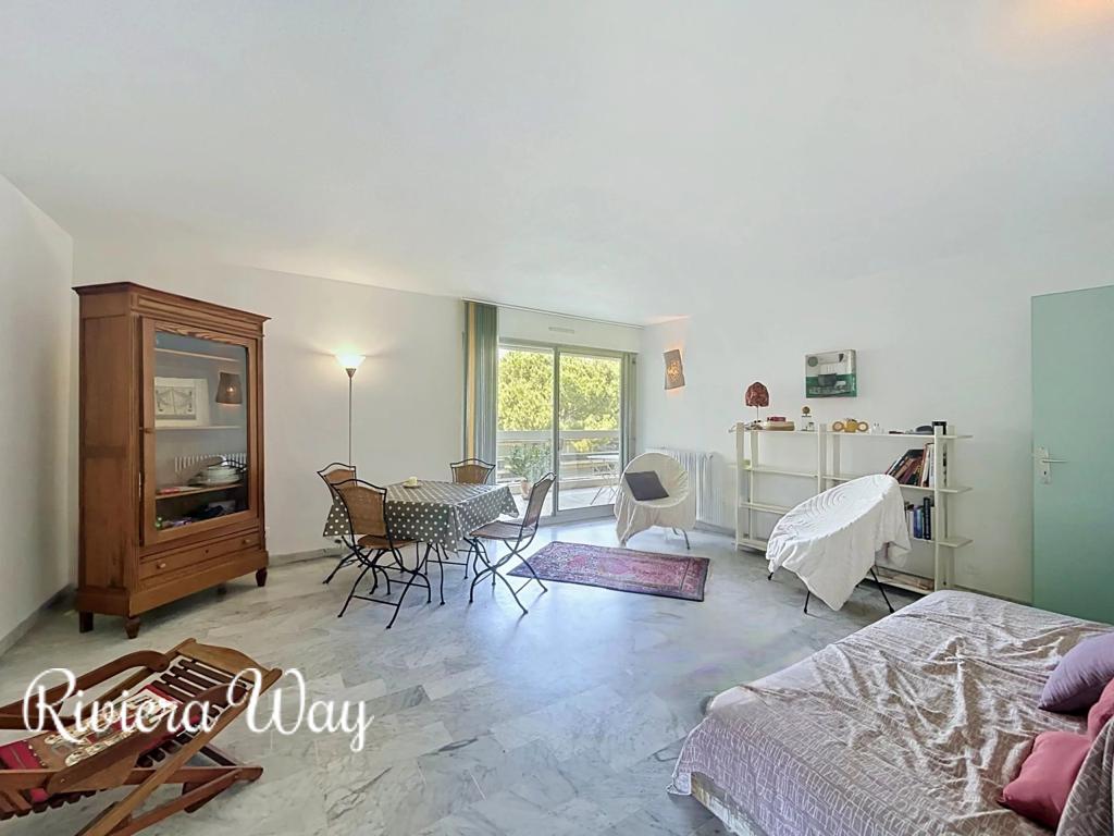 3 room apartment in Antibes, photo #3, listing #106185366
