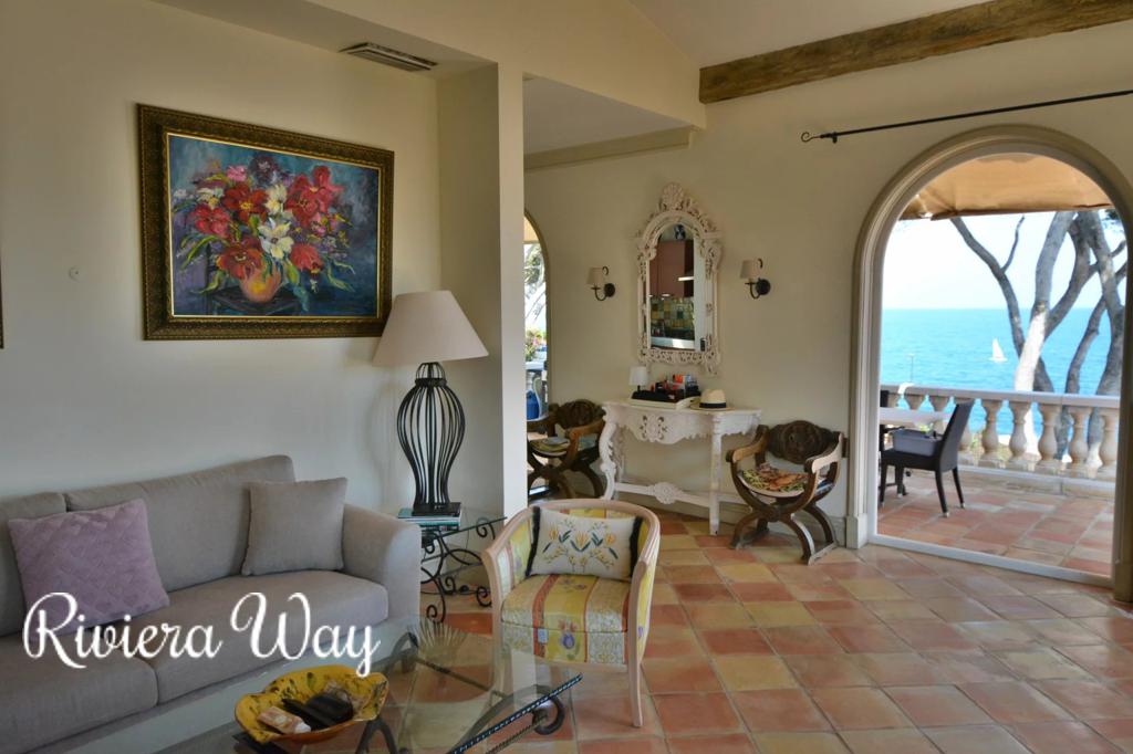 7 room villa in Cap d'Antibes, photo #3, listing #95496828