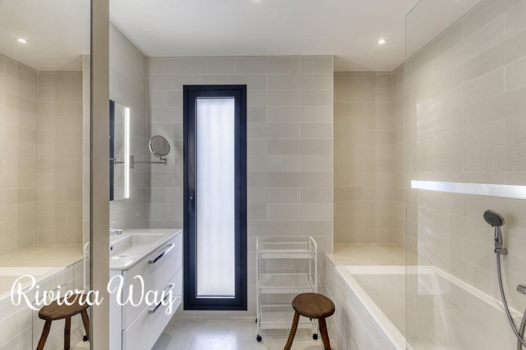 7 room villa in Sainte-Maxime, photo #8, listing #84055188