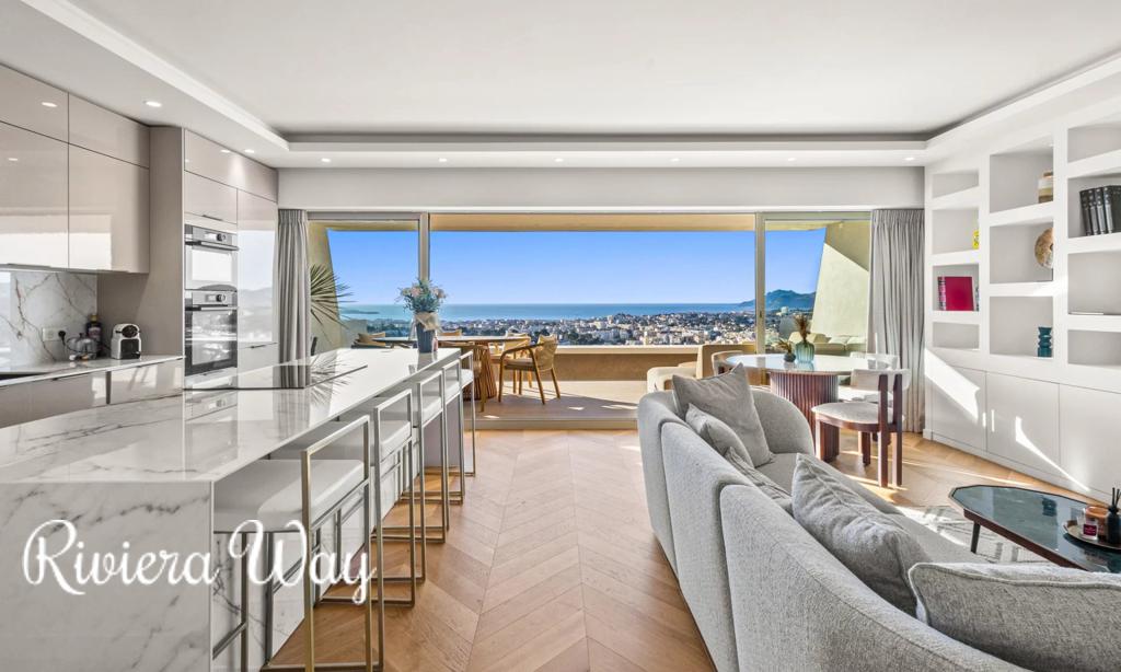 4 room apartment in Le Cannet, photo #1, listing #105909636