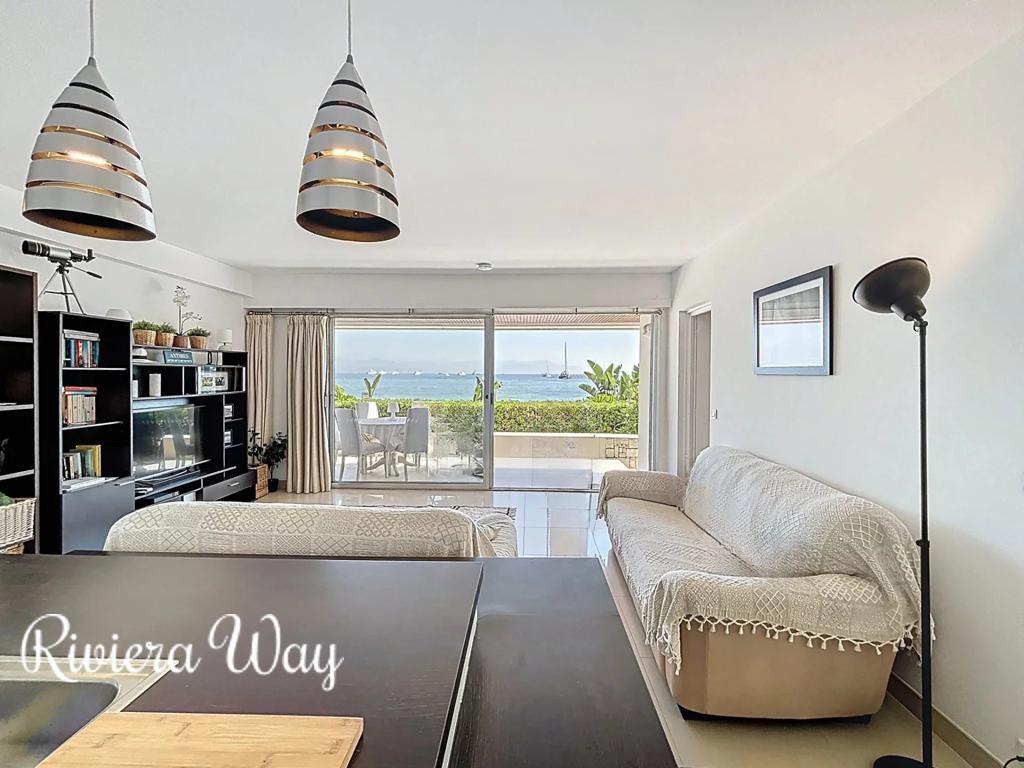 4 room apartment in Cap d'Antibes, photo #3, listing #106322538
