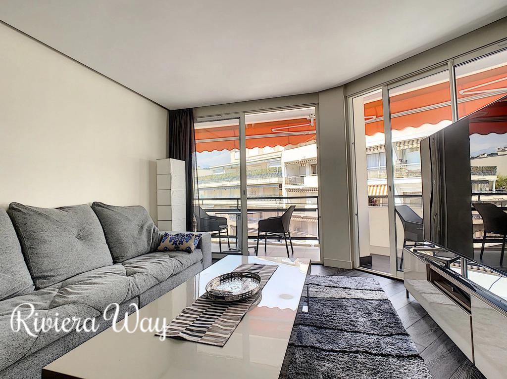 2 room apartment in Cannes, photo #8, listing #106464372