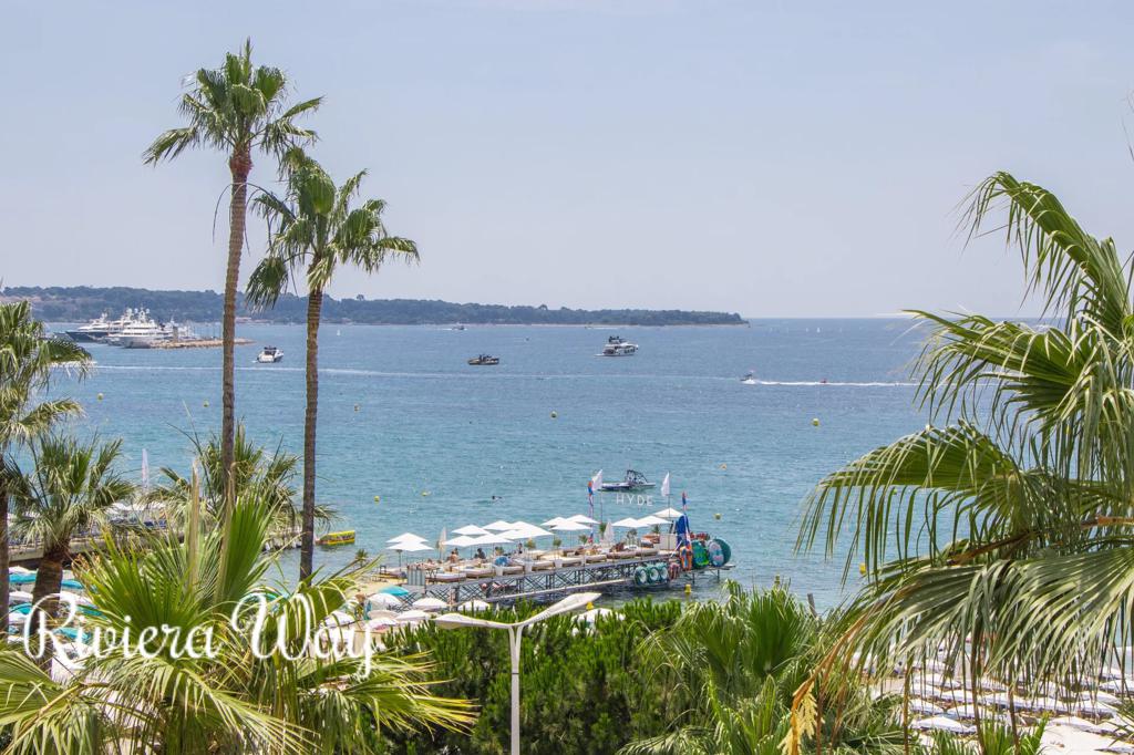 6 room apartment in Boulevard de la Croisette, photo #7, listing #104070036