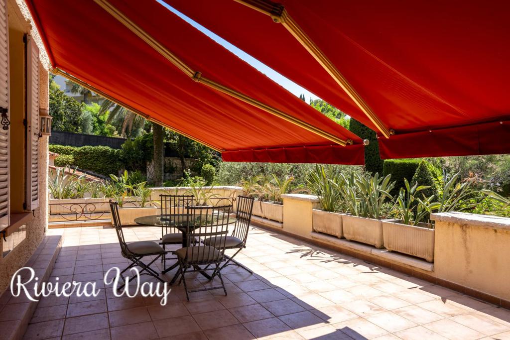 7 room villa in Le Cannet, photo #6, listing #103435668