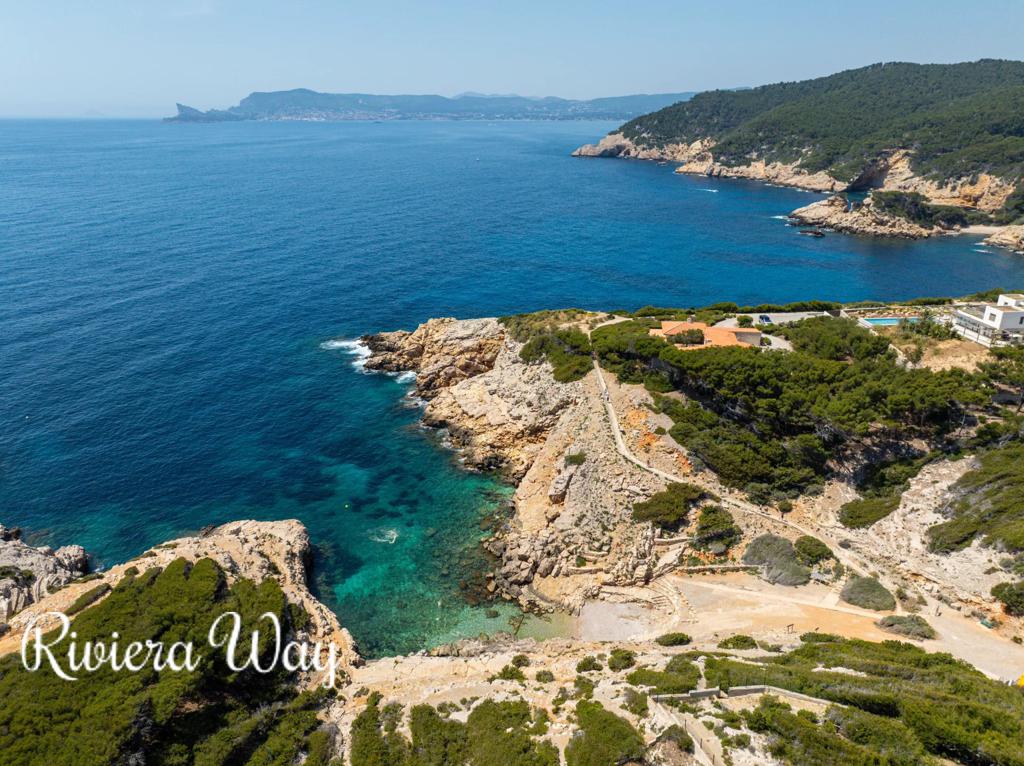 8 room villa in Saint-Cyr-sur-Mer, photo #2, listing #106811670
