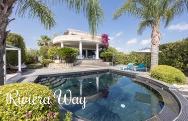 5 room villa in St-Laurent-du-Var, 264 m²