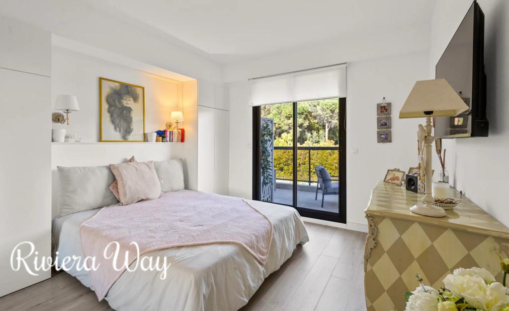 3 room apartment in Cannes, photo #7, listing #105917238