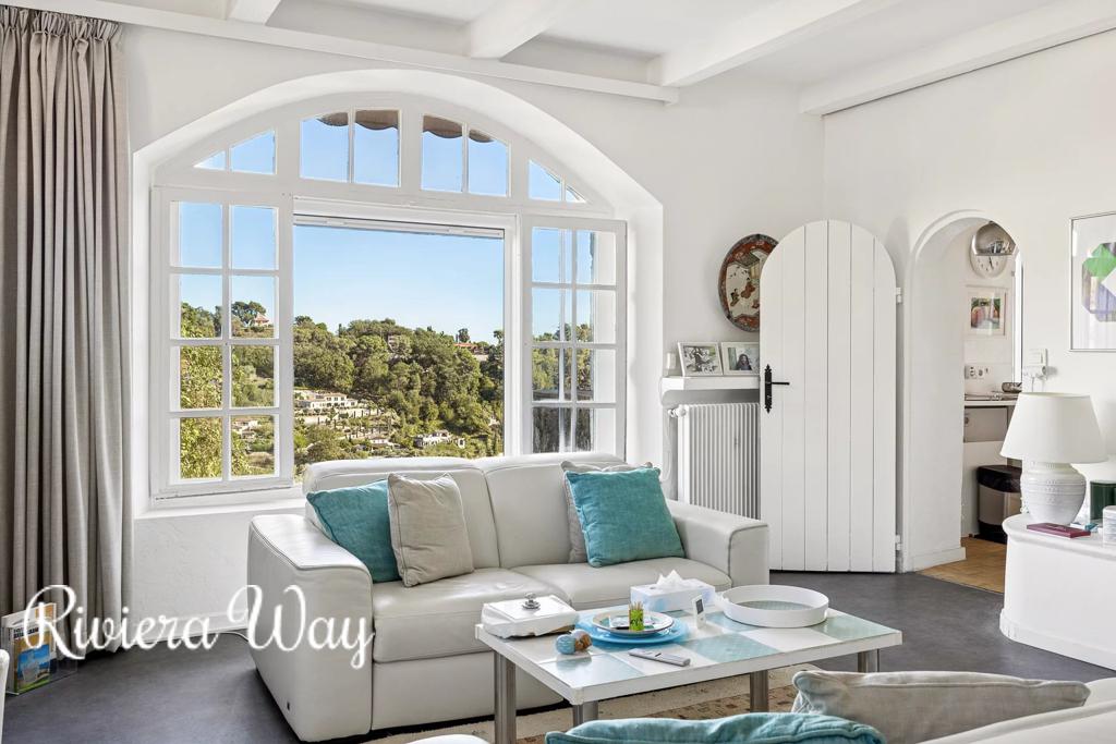 4 room apartment in Saint-Paul-de-Vence, photo #1, listing #104531280