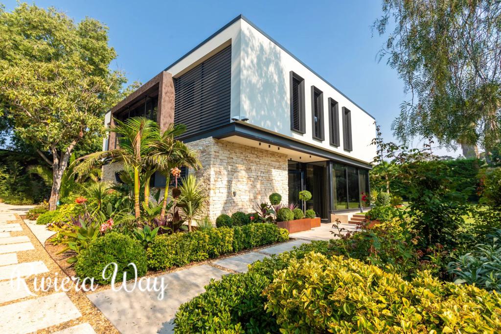 10 room villa in Antibes, photo #7, listing #106757028