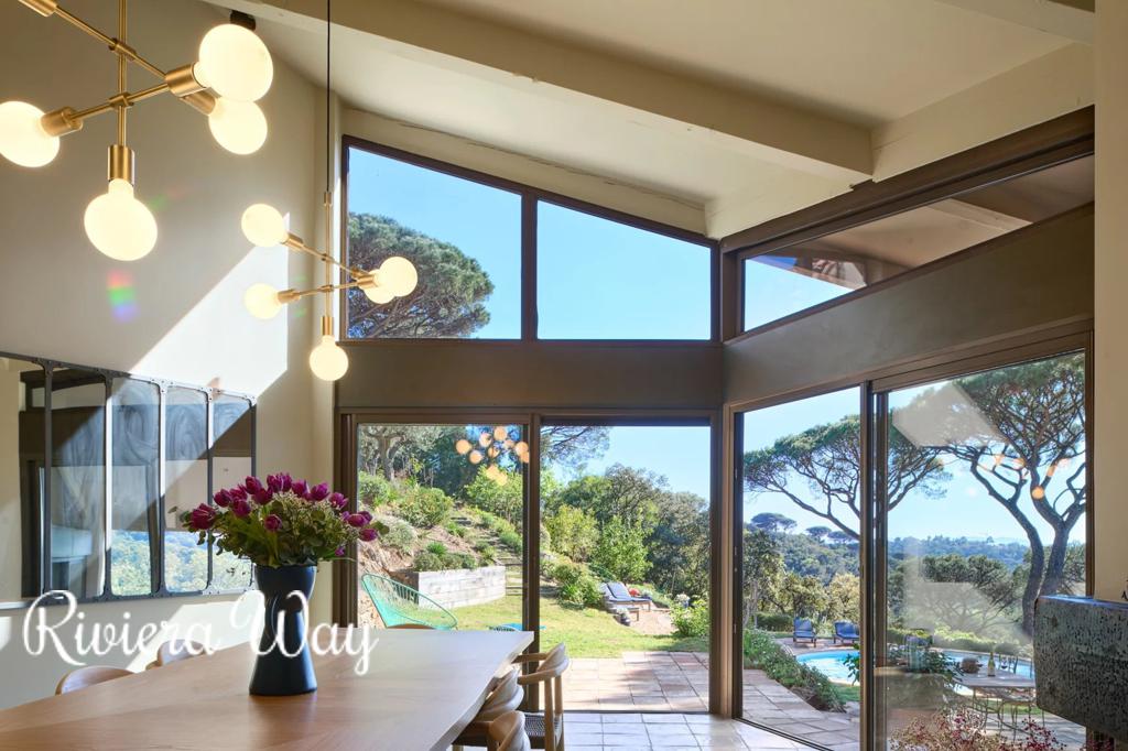7 room villa in La Croix-Valmer, photo #10, listing #106070874