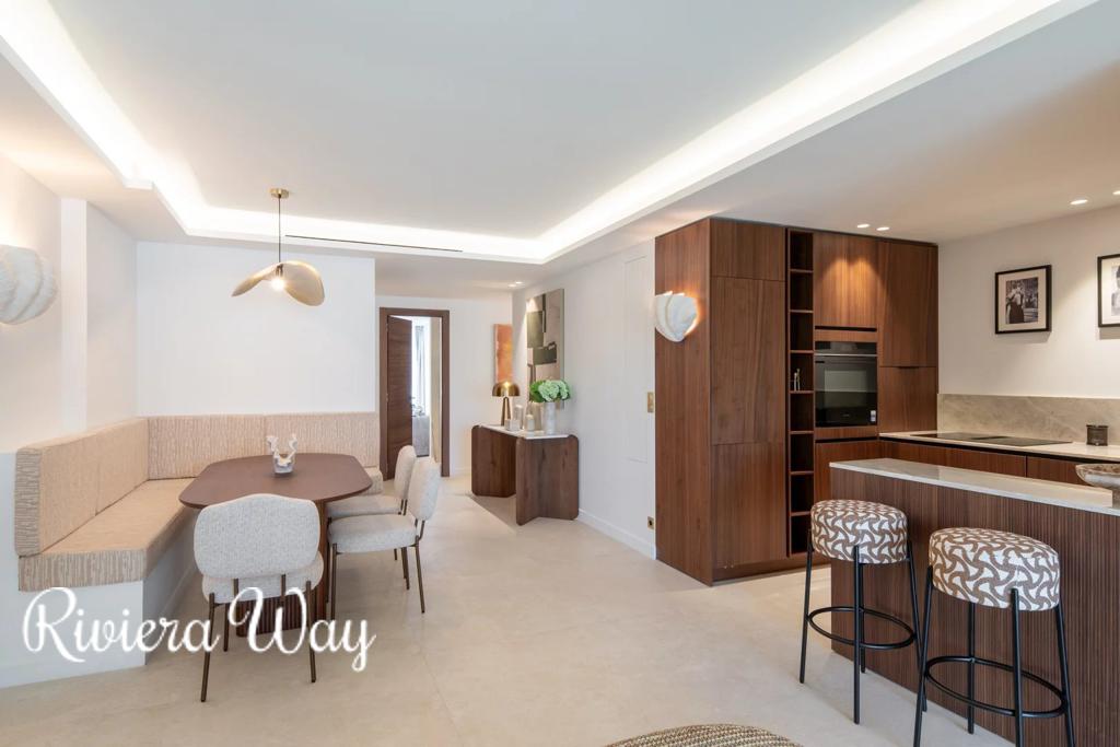4 room apartment in Cannes, photo #5, listing #106609020