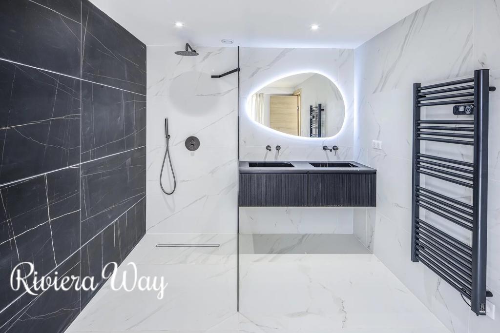 5 room apartment in Cannes, photo #6, listing #104110398