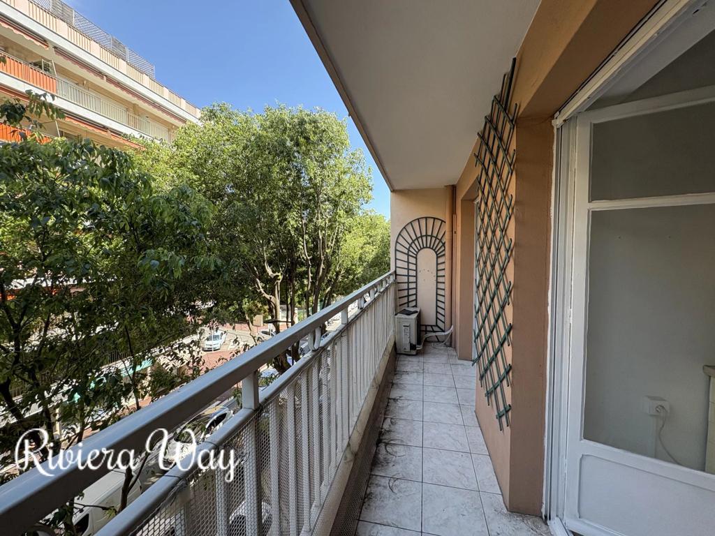 3 room apartment in Antibes, photo #1, listing #103123986