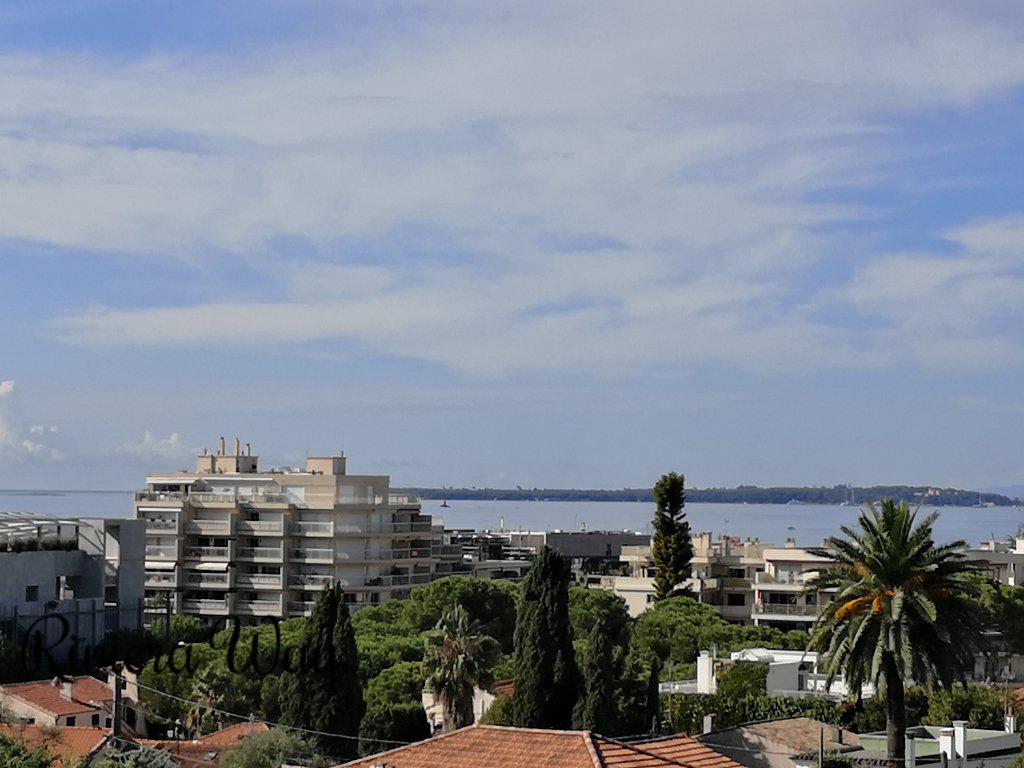 Apartment in Antibes, 82 m², photo #1, listing #80499552