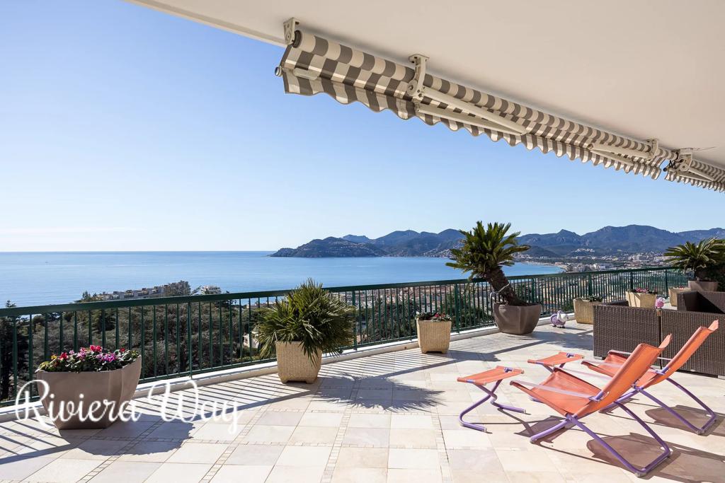 5 room penthouse in Cannes, photo #9, listing #101622696