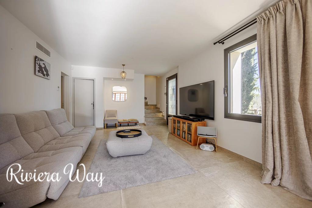 7 room villa in Flayosc, photo #10, listing #98583030